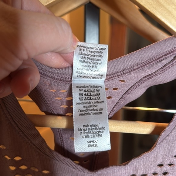 Victoria’s Secret VICTORIA SPORT Seamless Laser Cut Tank Top Size Small - Picture 5 of 7